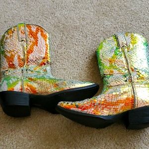Chameleon kids boots